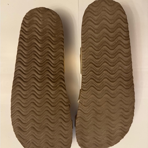 Steve Madden Metallic Gold Slide Sandals (Little Girl 3) - Picture 3 of 4